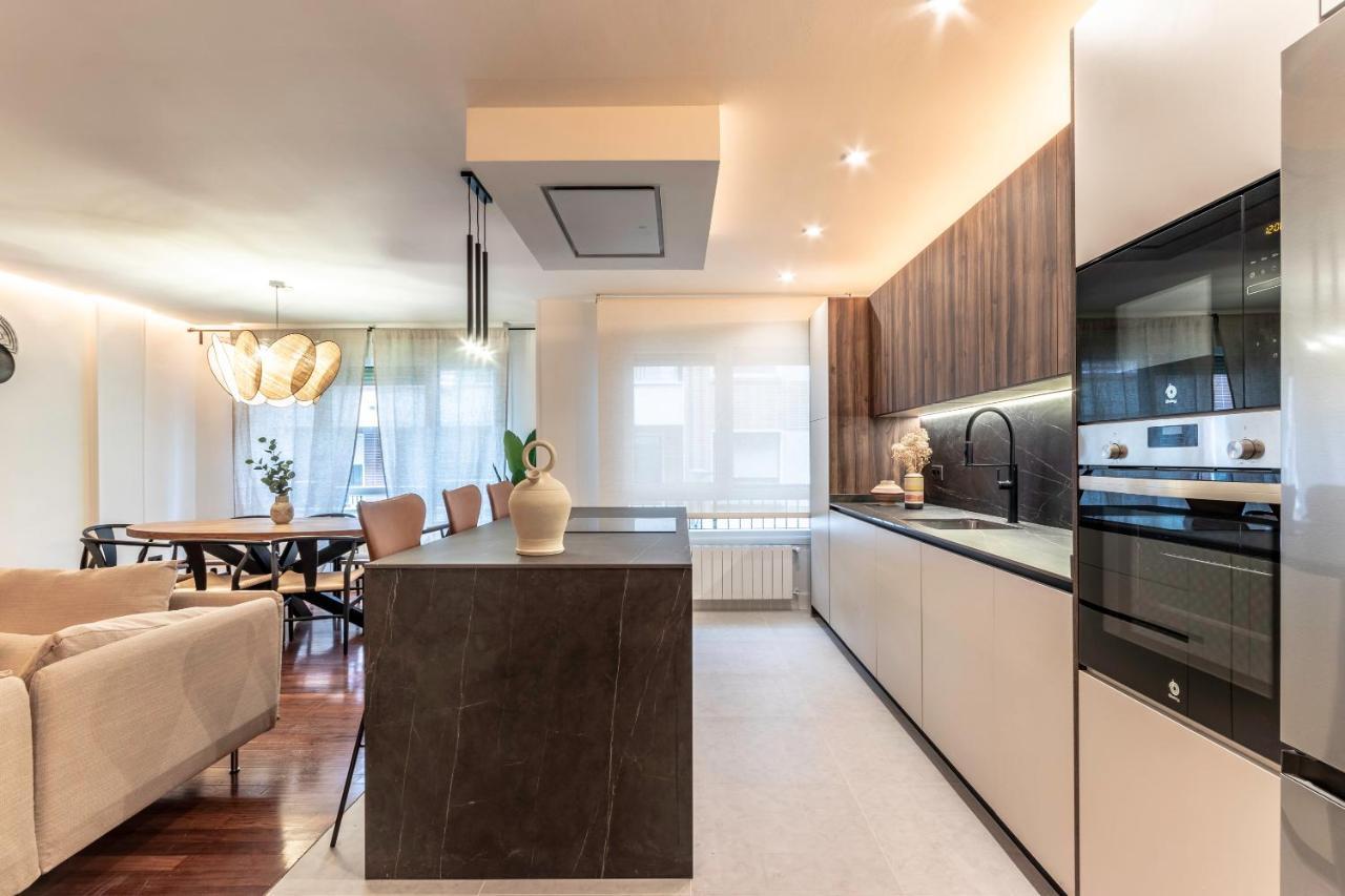 New! Lovely 4-Bedroom Loft In Bilbao Eksteriør billede