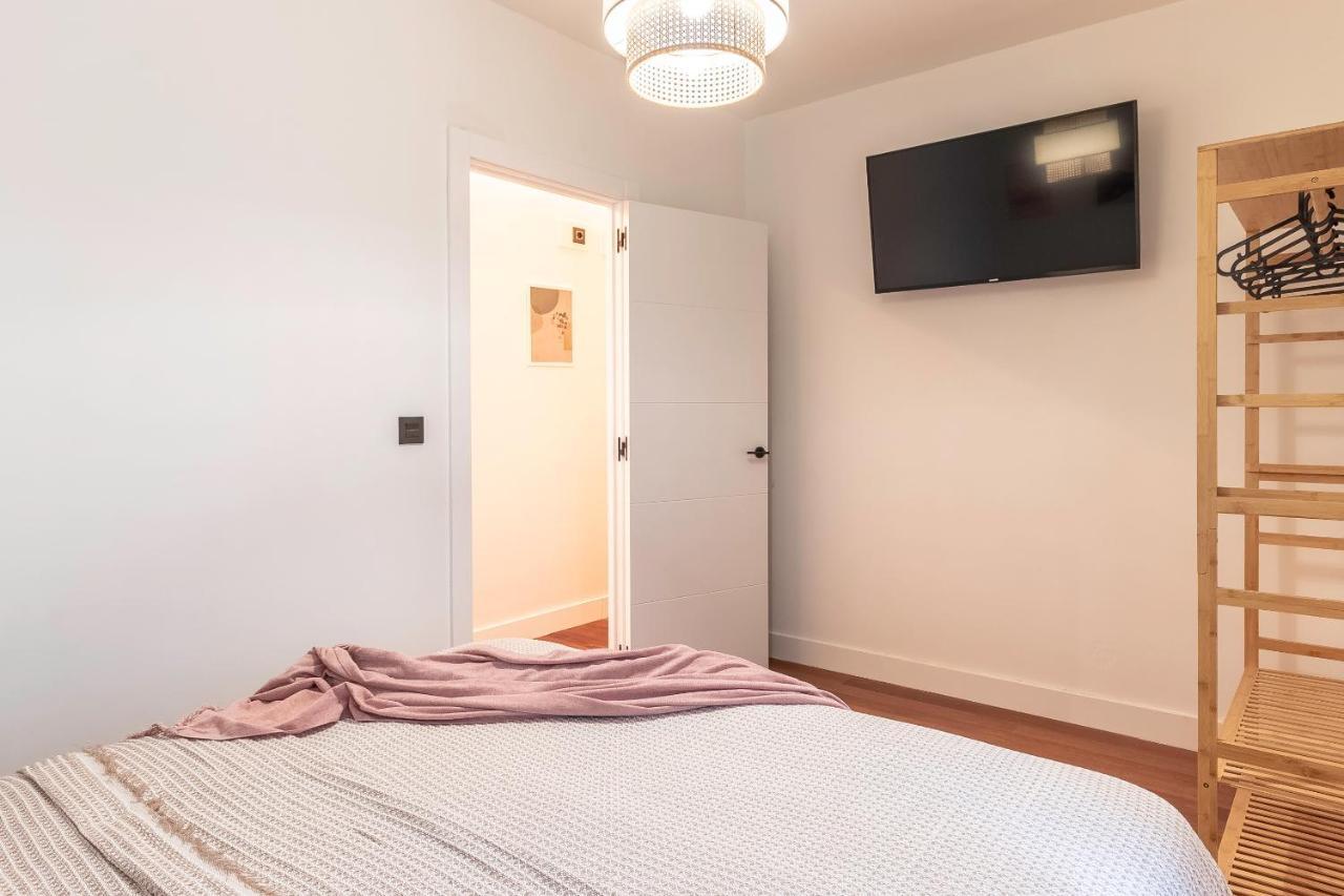 New! Lovely 4-Bedroom Loft In Bilbao Eksteriør billede