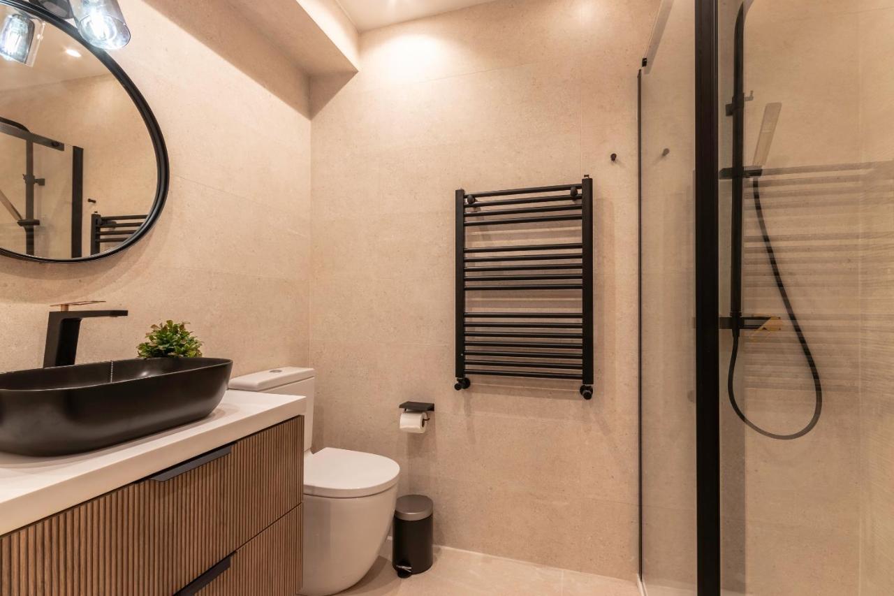 New! Lovely 4-Bedroom Loft In Bilbao Eksteriør billede