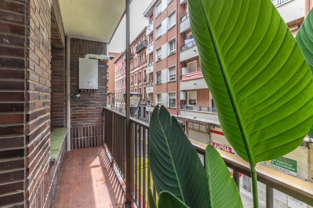 New! Lovely 4-Bedroom Loft In Bilbao Eksteriør billede